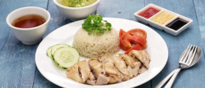 シンガポール食事ハイナンチキンライス（海南鶏飯）